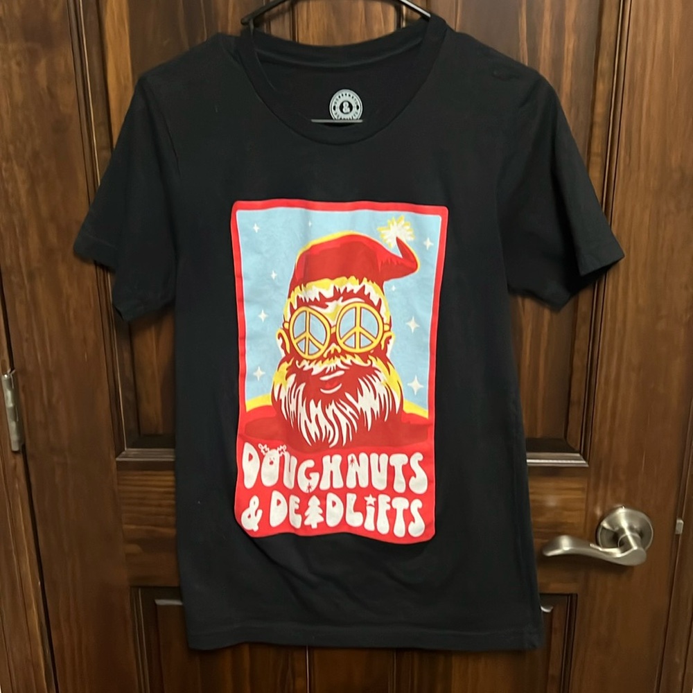 Doughnuts &Deadlifts t-shirt sz small